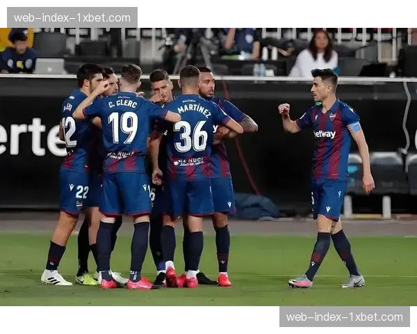 埃尔切闪电战击溃副班长，皇家奥维耶多降级概率升至98.99%